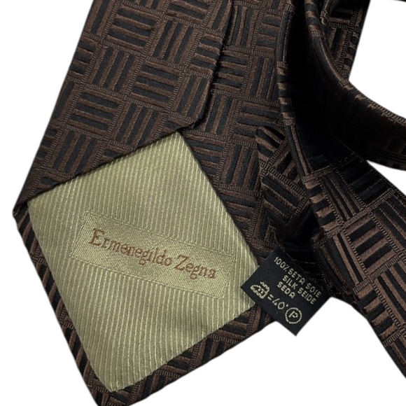 ERMENEGILDO ZEGNA Brown Geometric Silk LUXURY Tie ITALY - Picture 4 of 6